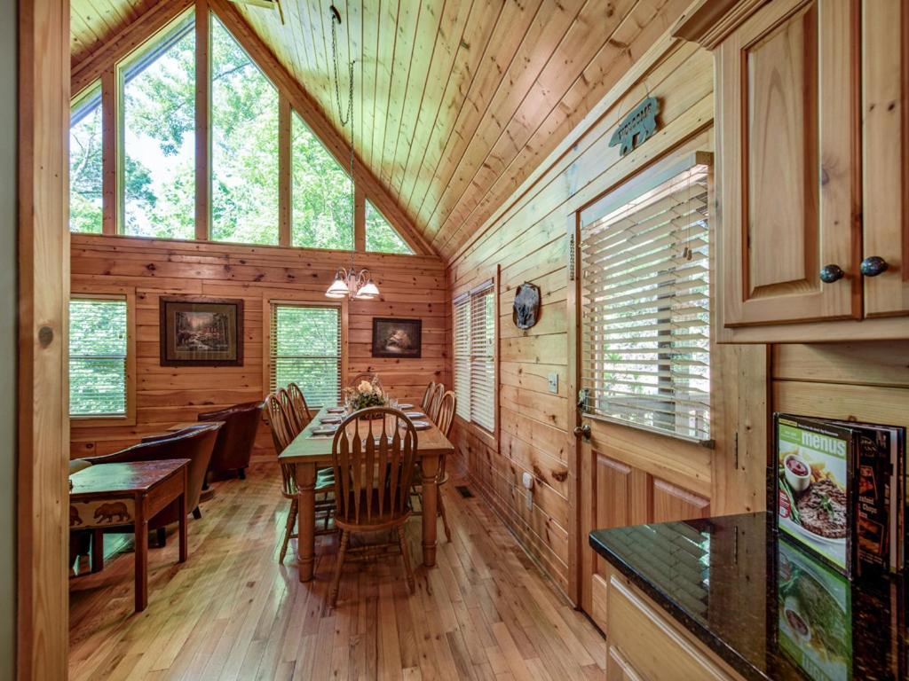 Bear'S Corner, 3 Bedrooms, Wifi, Pool Table, Hot Tub, Wifi, Sleeps 10 개틀린버그 외부 사진